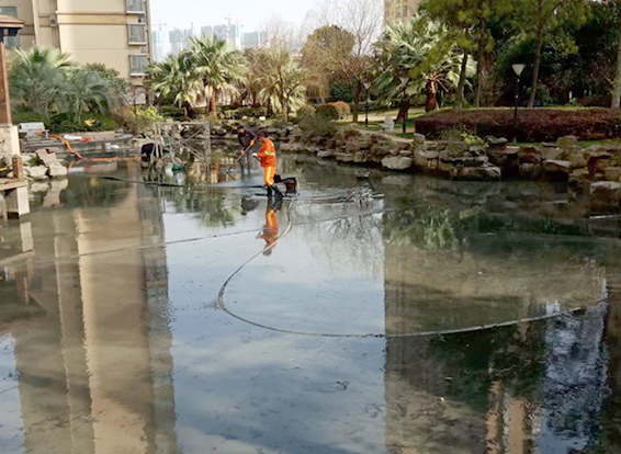 大通景观池淤泥清理