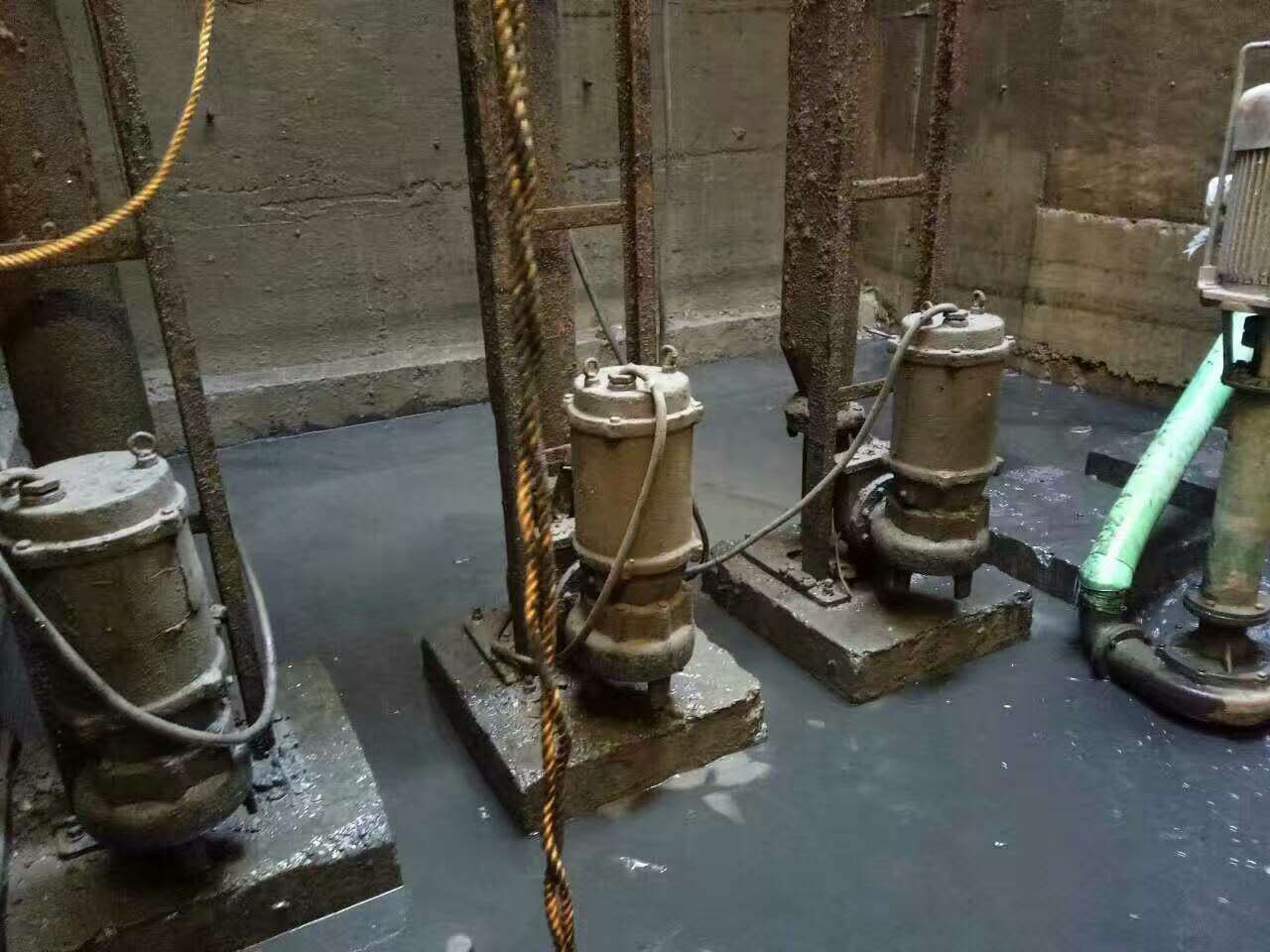 大通污水池清理